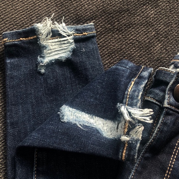 American Eagle conservative ripped skinny jeans - Picture 4 of 7